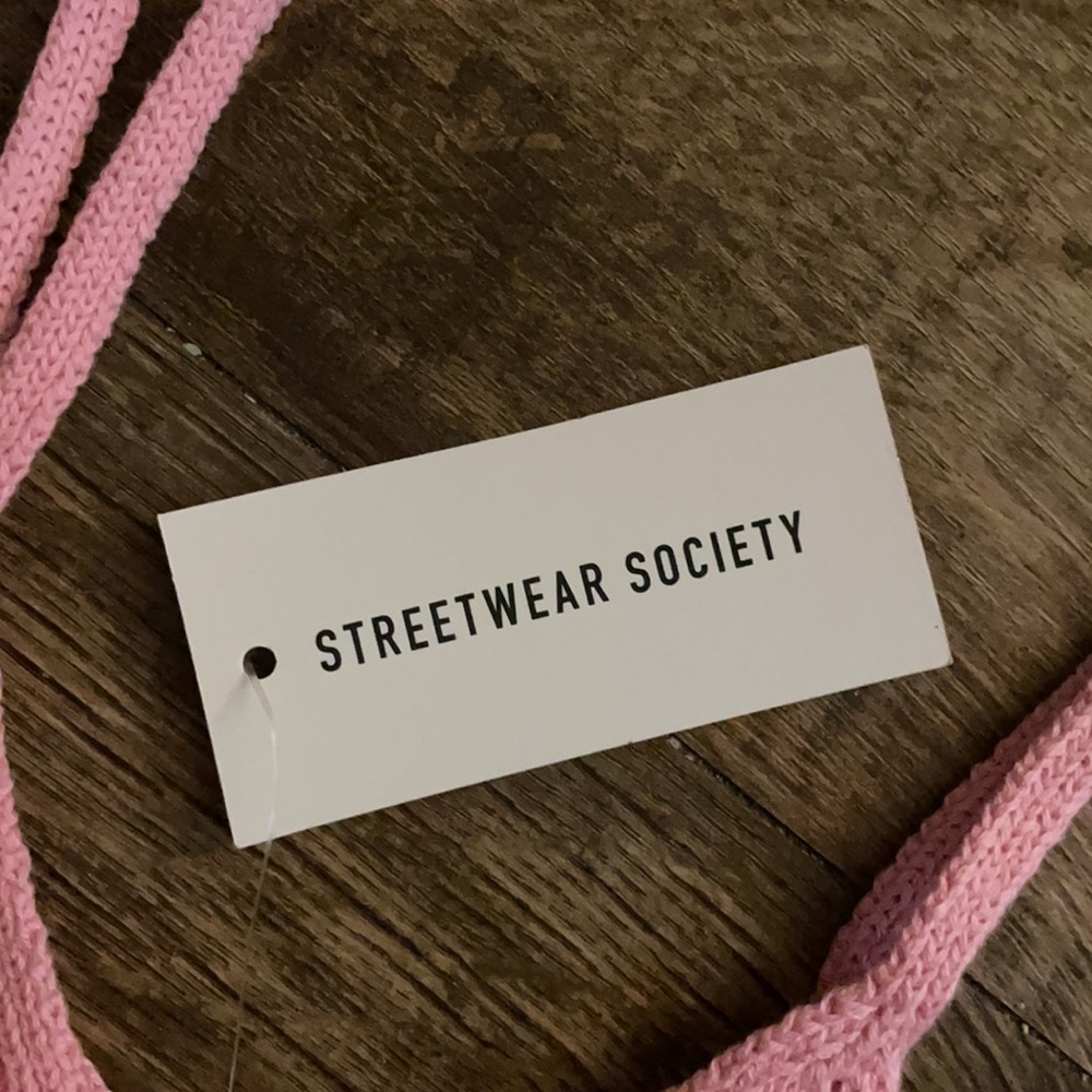NWT STREETWEAR SOCIETY Cute Pink Crochet/Knitted Crop Top - Picture 5 of 15